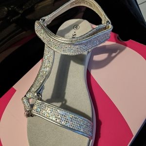 Glittery Silver Water-resist Sandals Big Girls 4 Dressy & Comfy